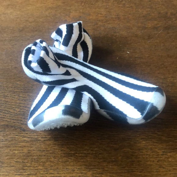 Slippers - Picture 4 of 4